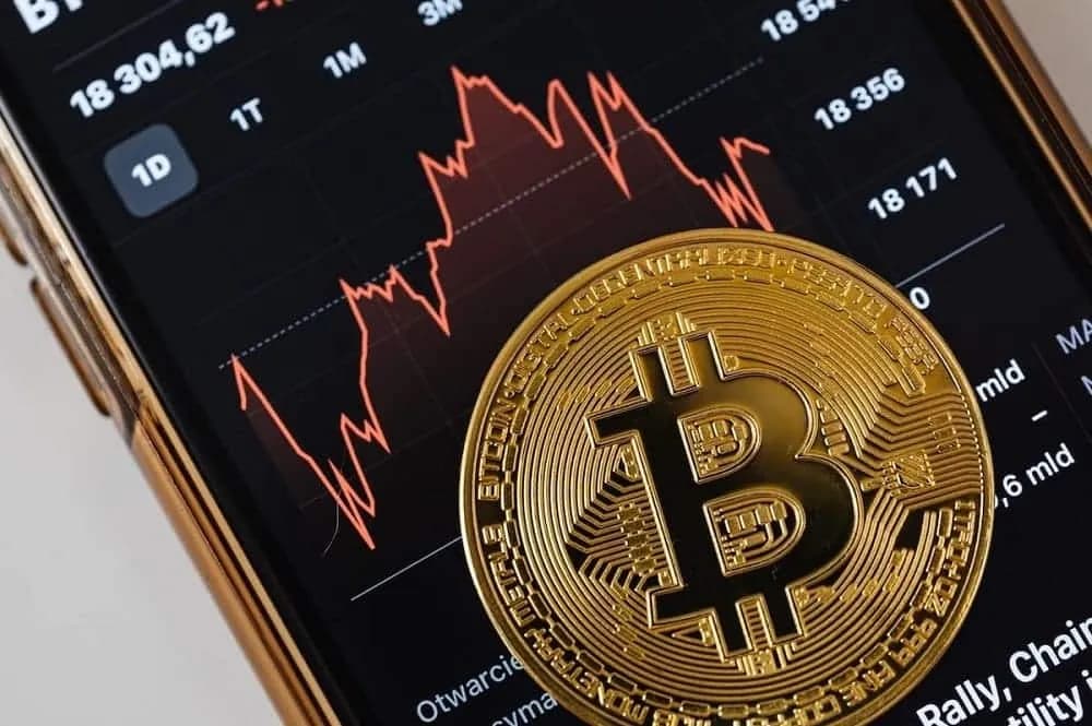 Czy warto jeszcze inwestować w bitcoin? Sprawdź ryzyko i potencjał